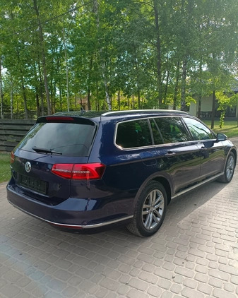 Volkswagen Passat cena 78000 przebieg: 168000, rok produkcji 2018 z Jeziorany małe 326